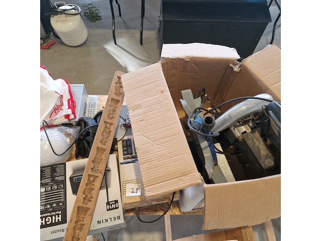 Lot werkgerei plus huishoudgerei - afbeelding 1 van  3