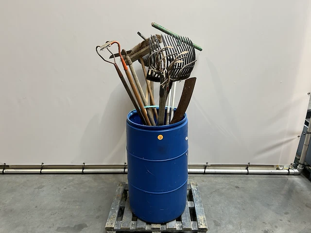 Lot werkmateriaal - afbeelding 2 van  2