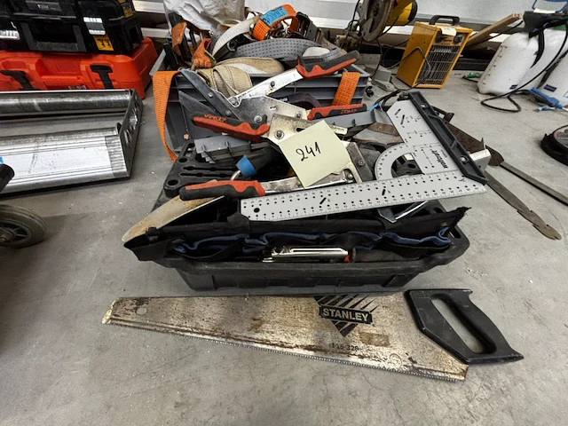 Lot werkmateriaal - afbeelding 1 van  5
