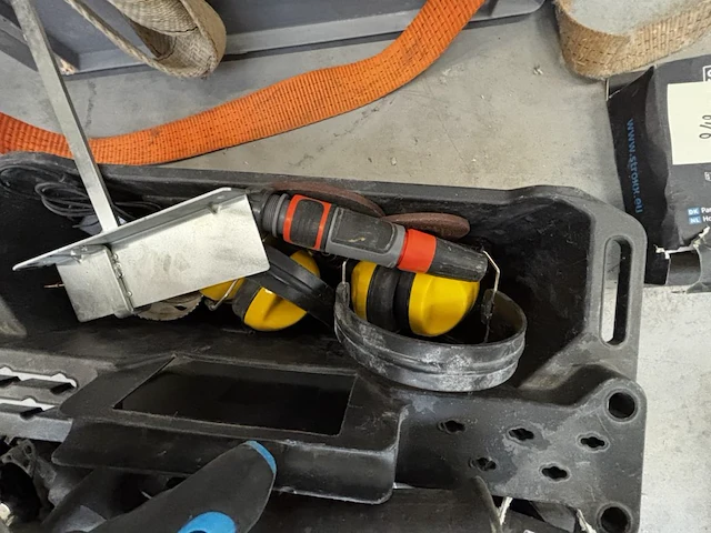 Lot werkmateriaal - afbeelding 5 van  5