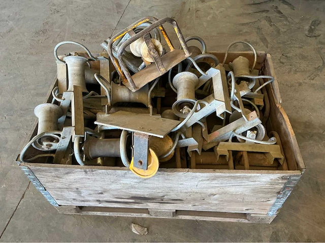 Lot wieltjes aannemersmateriaal (37x) - afbeelding 2 van  4
