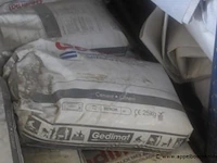 Lot zakken grind en cement - afbeelding 2 van  3