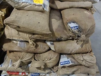 Lot zandzakken / gamma rivierzand 25kg - afbeelding 1 van  2