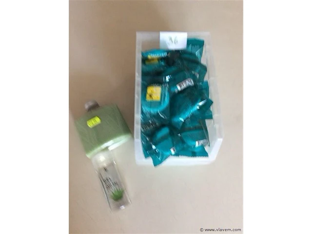 Lot zeepjes - afbeelding 1 van  2