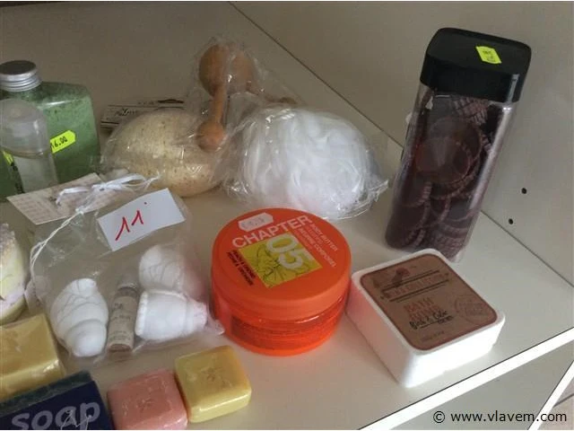 Lot zepen / verzoringsproducten - afbeelding 3 van  3