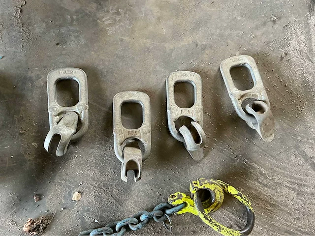 Lot zware kettingen en kogelkophaken overige aannemersmateriaal - afbeelding 5 van  5