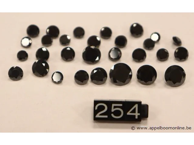 Lot zwarte diamandjes plm 47,69ct - afbeelding 1 van  3