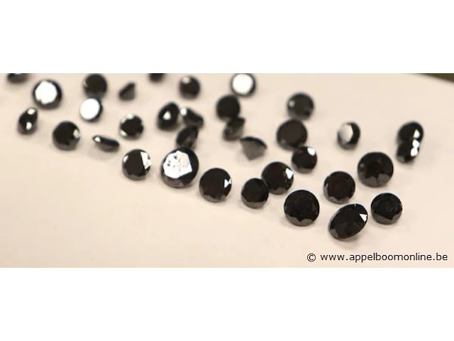 Lot zwarte diamandjes plm 59,14ct - afbeelding 2 van  3