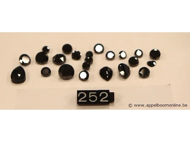 Lot zwarte diamandjes plm 60,61ct - afbeelding 1 van  4