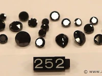 Lot zwarte diamandjes plm 60,61ct - afbeelding 1 van  4
