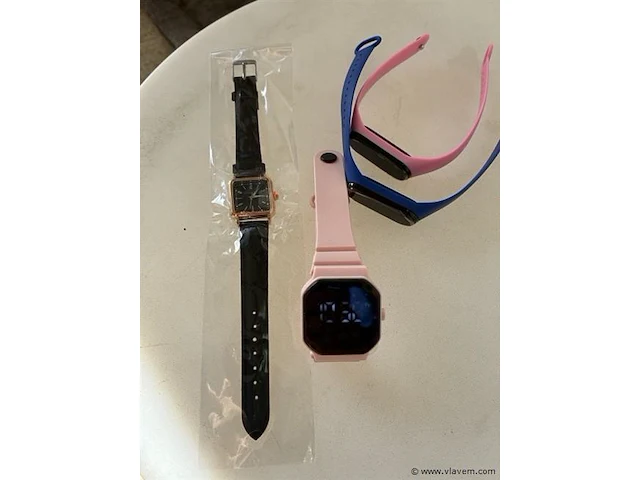 Lotje horloges - afbeelding 2 van  2