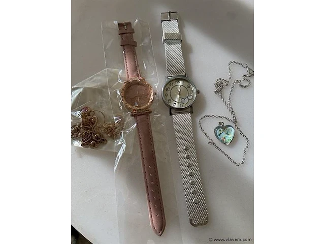 Lotje horloges - afbeelding 1 van  2