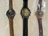Lotjes ± 3 horloges - afbeelding 1 van  1