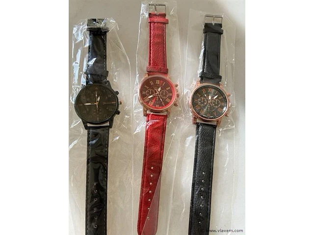 Lotjes ± 3 horloges - afbeelding 1 van  1