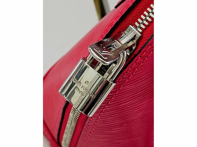 Louis-vuitton luxe-handtas 'alma bb' epi (inclusief strap) - afbeelding 5 van  9