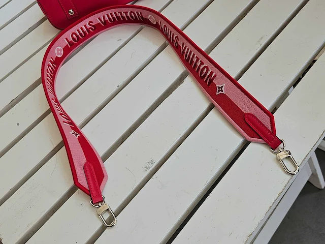 Louis-vuitton luxe-handtas 'alma bb' epi (inclusief strap) - afbeelding 8 van  9