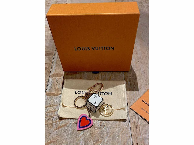Louis-vuitton luxe-keychain 'bijoux fantaisie' - afbeelding 2 van  5