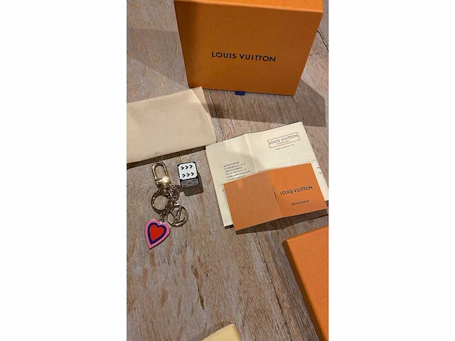 Louis-vuitton luxe-keychain 'bijoux fantaisie' - afbeelding 5 van  5