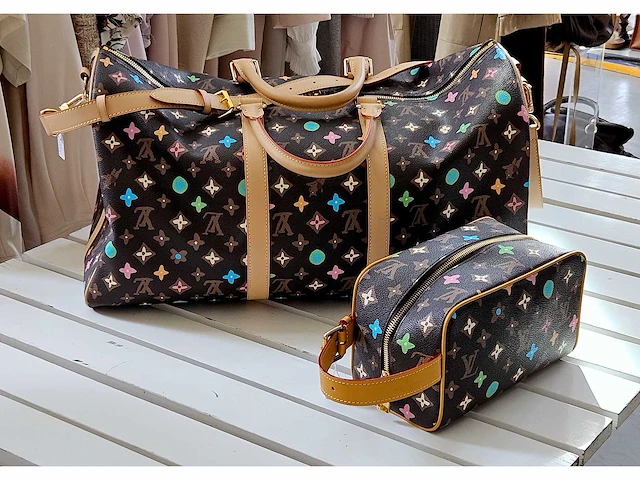 Louis-vuitton luxe-reistasje 'locker drop kit' - afbeelding 6 van  13