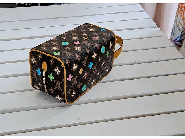 Louis-vuitton luxe-reistasje 'locker drop kit' - afbeelding 7 van  13