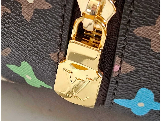 Louis-vuitton luxe-reistasje 'locker drop kit' - afbeelding 11 van  13