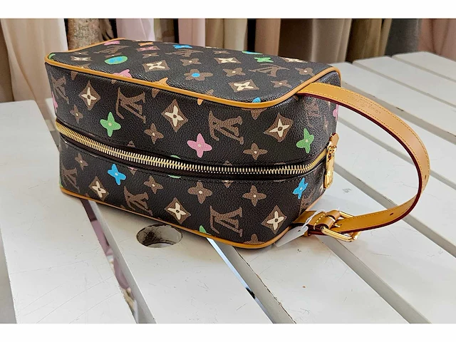 Louis-vuitton luxe-reistasje 'locker drop kit' - afbeelding 13 van  13