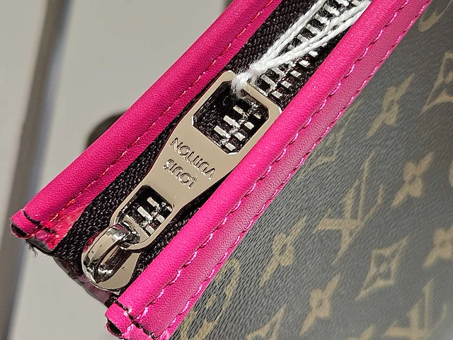 Louis-vuitton 'pochette voyage mm' - afbeelding 5 van  9
