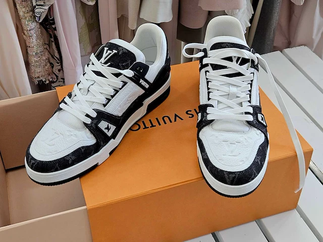 Louis-vuitton sneakers 'trainer denim noir' - afbeelding 1 van  7