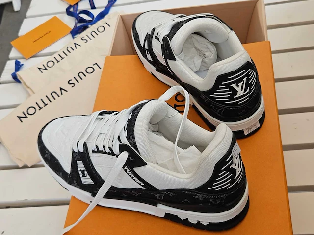 Louis-vuitton sneakers 'trainer denim noir' - afbeelding 2 van  7