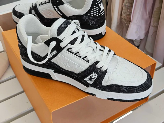 Louis-vuitton sneakers 'trainer denim noir' - afbeelding 3 van  7