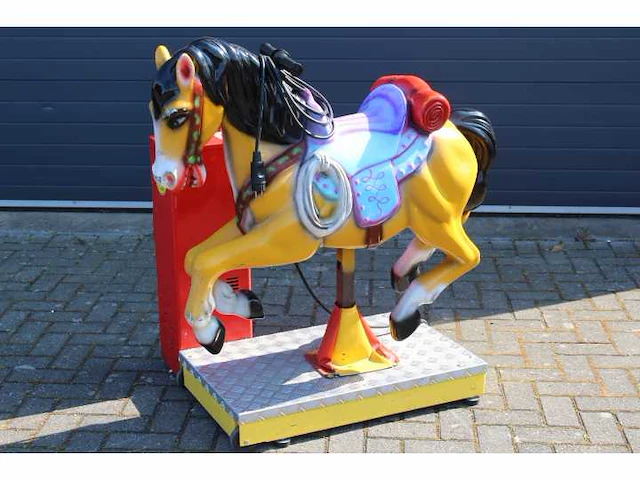 Luca s.r.l. - paard - kiddy ride - afbeelding 1 van  5