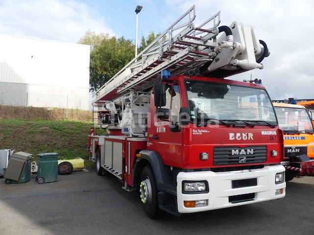 Luchtbrandweerwagen man ls19llc (2004-31.527 km-vin:wmal87zzz3y118631) - afbeelding 22 van  42