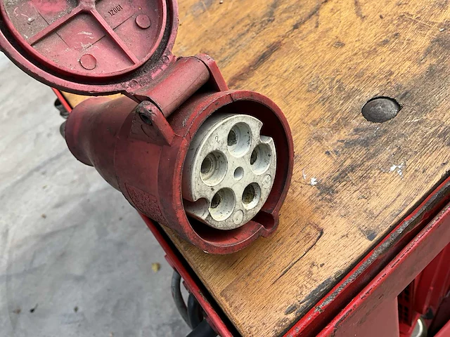 Luchtcompressor - stamford stroomaggregaat 16kva 230/400v - afbeelding 18 van  28
