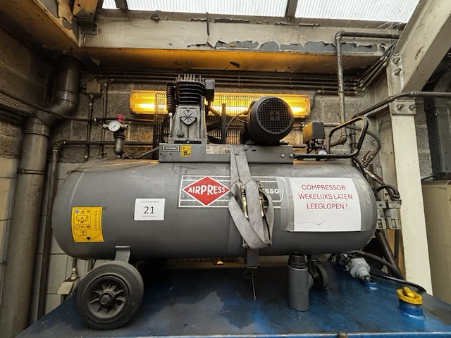 Luchtcompressor airpress pat 38b/200ct4 - afbeelding 1 van  4