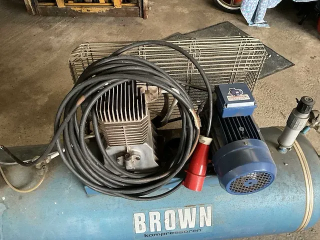 Luchtcompressor brown - afbeelding 4 van  7
