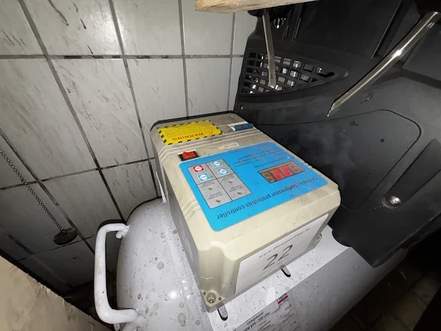 Luchtcompressor hbm low noise 8pk 200l - afbeelding 2 van  3