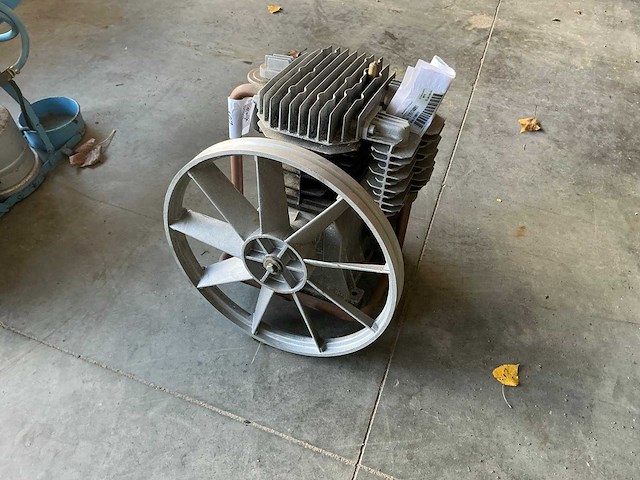 Luchtcompressor - afbeelding 1 van  4