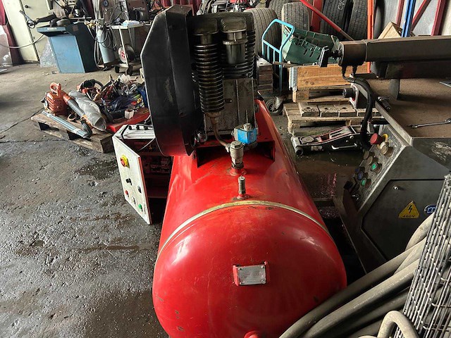 Luchtcompressor - afbeelding 2 van  8