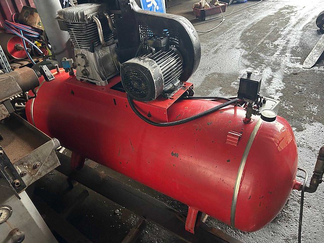 Luchtcompressor - afbeelding 4 van  8