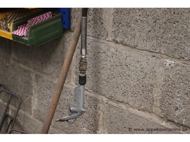 Luchtdarm op haspel - afbeelding 2 van  2