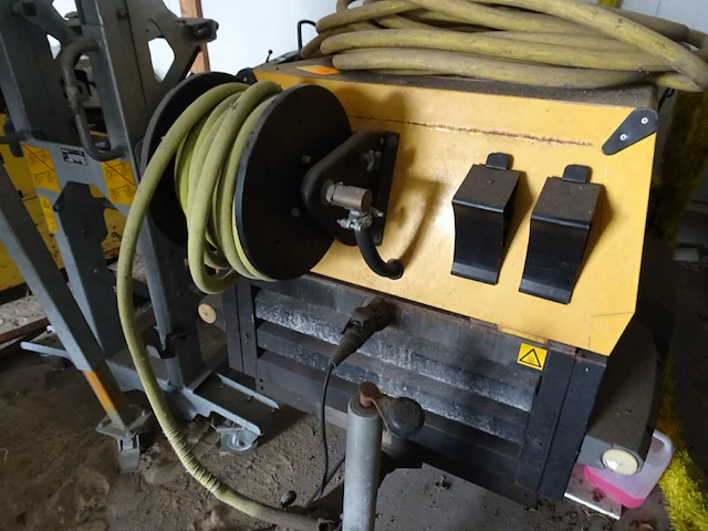 Luchtdrukcompressor atlas copco - afbeelding 8 van  8