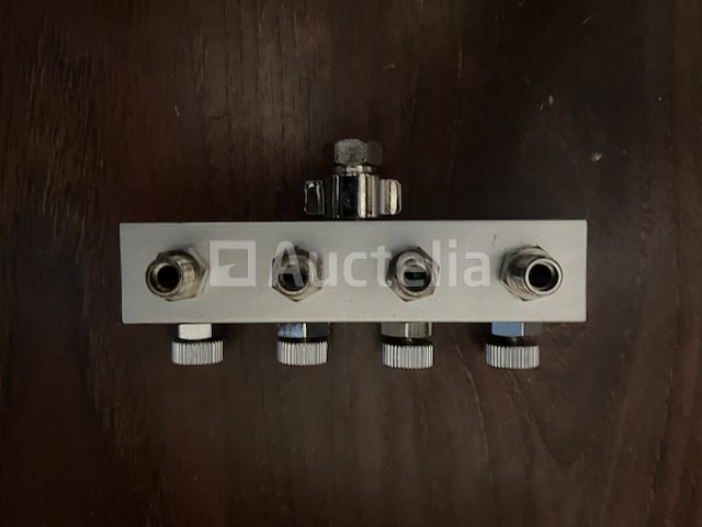 Luchtverdeler voor airbrush 4 uitgangen - afbeelding 1 van  3