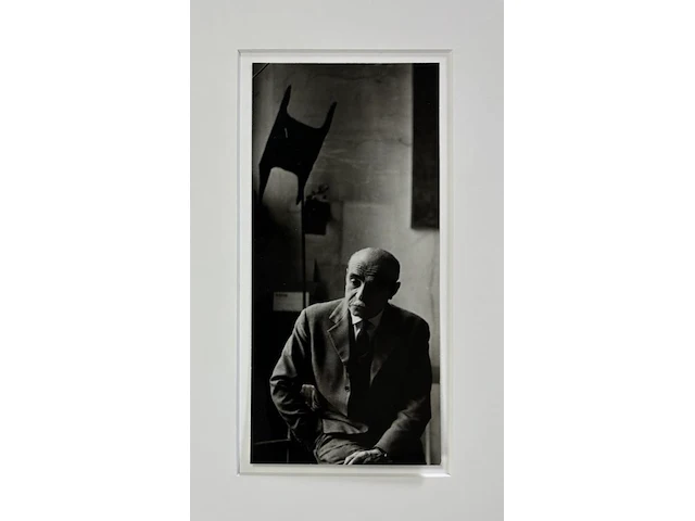 Lucio fontana - foto - afbeelding 1 van  1