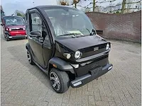 Luqi - ev300 - m1 - personenauto