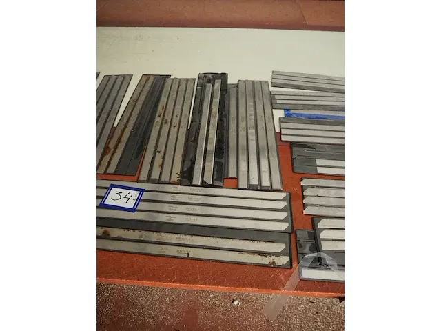 Lutz - afbeelding 5 van  6