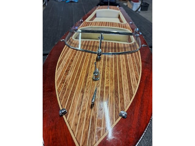 Luxe riva florida modelboot in mahonie hout ( 670 mm) nieuwe staat per 1980 - afbeelding 3 van  11
