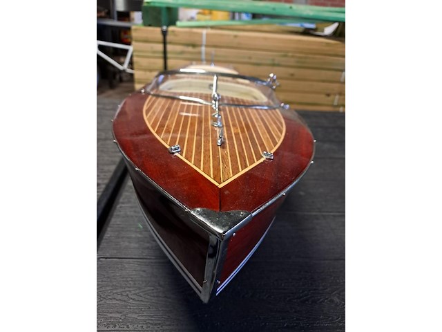Luxe riva florida modelboot in mahonie hout ( 670 mm) nieuwe staat per 1980 - afbeelding 9 van  11