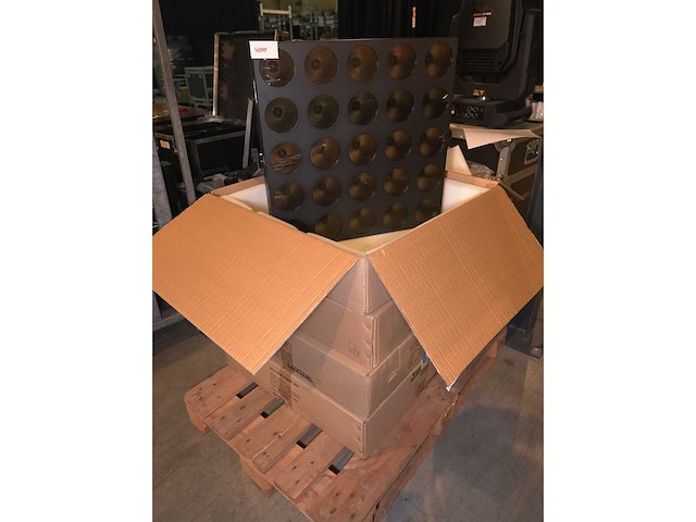 Luxibel - set 4x luxibel b25 - 25 x 10w rgb amber matrix led - afbeelding 1 van  3