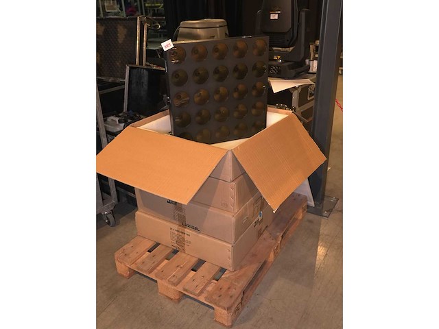 Luxibel - set 4x luxibel b25 - 25 x 10w rgb amber matrix led - afbeelding 1 van  3