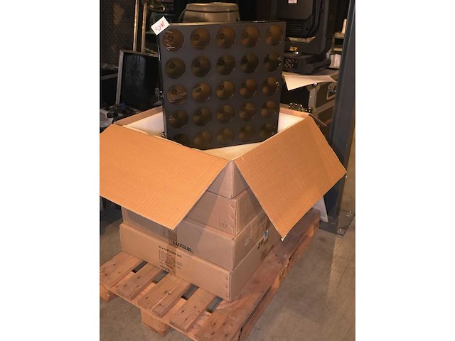 Luxibel - set 4x luxibel b25 - 25 x 10w rgb amber matrix led - afbeelding 1 van  3
